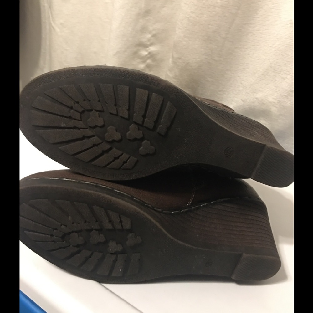 Avenue Brown Boots - Picture 6 of 11
